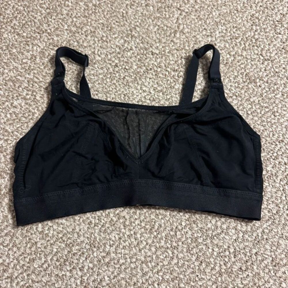 Momcozy Pumping & Nursing Bra Black Size Medium Plus Wireless Clip Down Cups